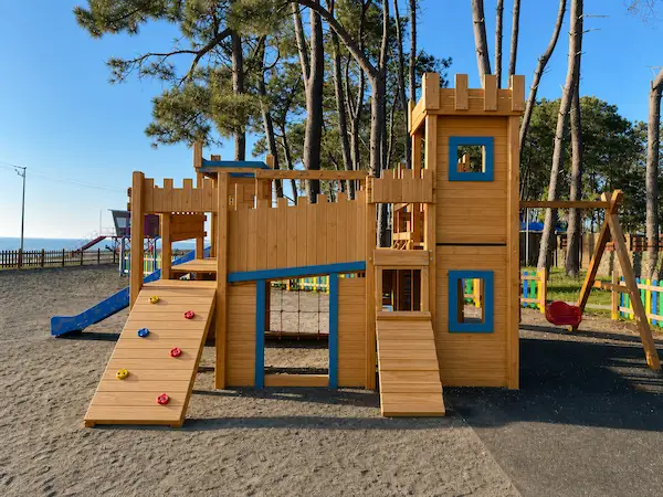 playground_photo_carousel_after_w600_ar43